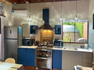 one-cabanas-los-antiguos-cabana-vera-cocina-1200x900